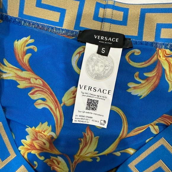 Versace Men’s Greca Swimshorts - Picture 2 of 3